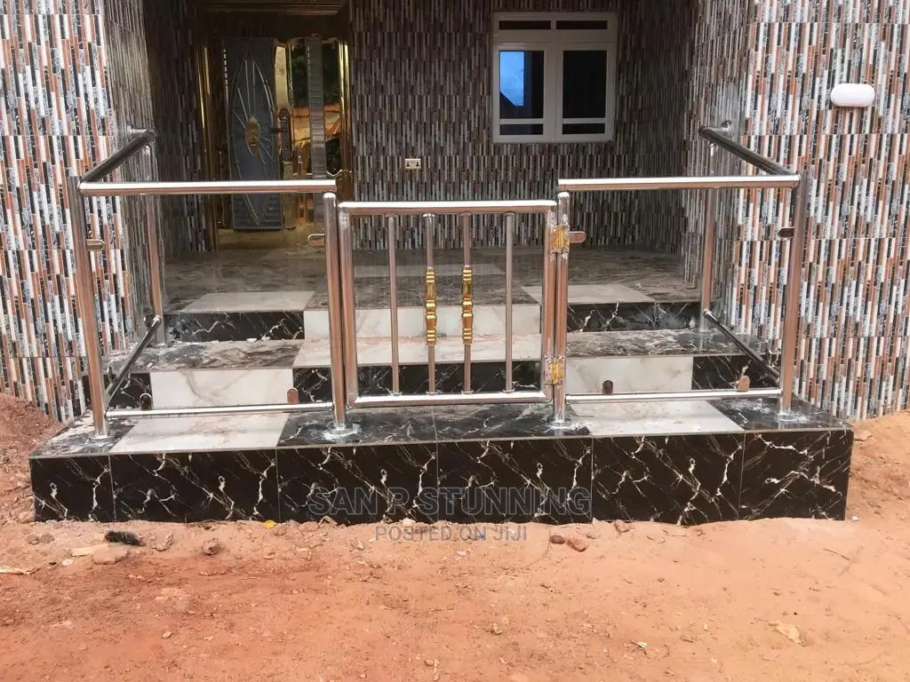 Glass and Combi Unique Rail