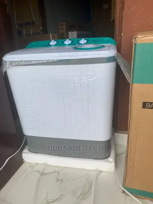 Semi-Auto Hisense Top Load 5kg Washing Machine