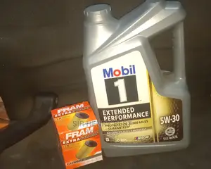 Mobil 1 Fully Synthetic 5liter Extended Performance America.