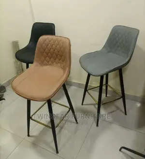 New Modern Bar Table With Chairs
