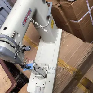 Two Lion Post Bed Leather Sewing Machine (Single Needle 810)