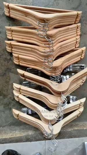 Wooden Hangers With Clips For Skirts Trousers