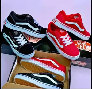 Vans Sneakers