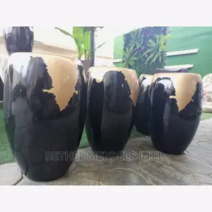 Quality Fiberglass Flower Pots/Vases Available for Wholesale