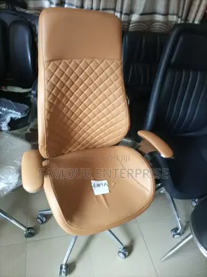 Executive High Back Executive Swivel Leather Office Chairs.