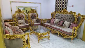 Highly Quality Fabric Tuckey Golden Sofa Chair
