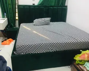 Dark Green 6 X 6 Bed With 1 Fabric Beside