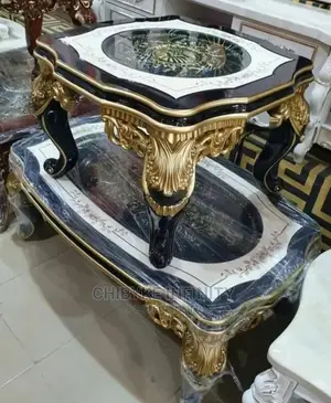 Classic Royal Center Table With 2stools