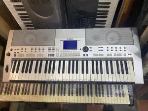 Yamaha PSR-S500 Arranger Workstation Keyboard