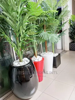 Wholesale of Fiberglass Pots/Vases and Fake Flower Plants