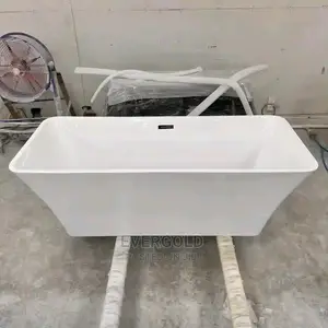 Luxury Bath Tub Available