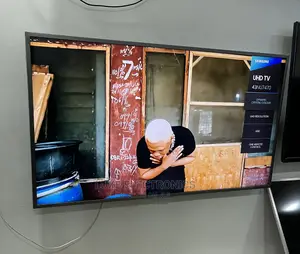 43 Inch Samsung Uhd HDR Smart Tv