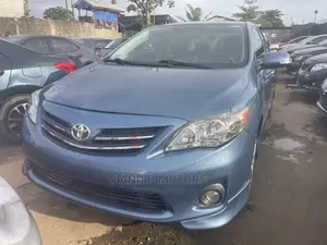 Toyota Corolla S Special Edition 4dr Sedan (1.8L 4cyl 4A) 2013 Gray