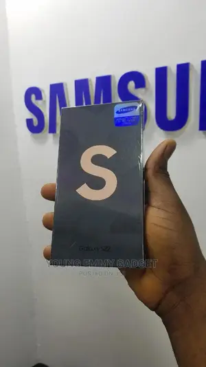 New Samsung Galaxy S22 5G 256 GB Black