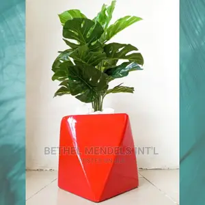 Major Manufacturer of Fiberglass Flower Pots/Vases/Planters