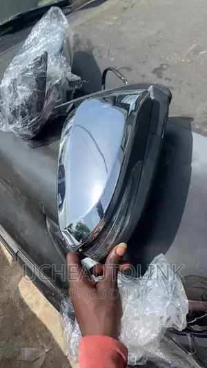 Side Mirror Available for Toyota Tacoma 018 and Hilux 2020