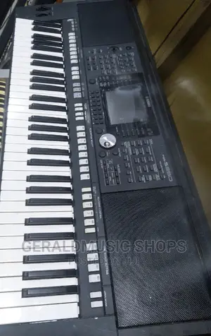 UK Used PSR -S950 Yamaha Keyboard