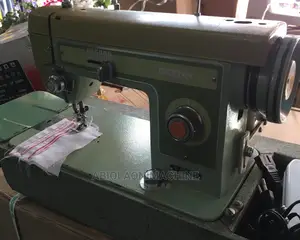 Multifunctional Zigzag Sewing Machine (Direct Tokunbo)