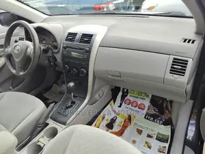 Toyota Corolla 2010 Gray