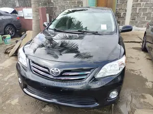 Toyota Corolla 2012 Black