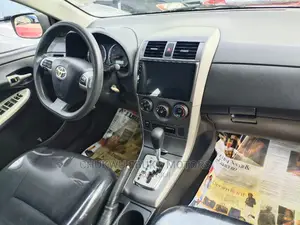 Toyota Corolla 2011 Gray