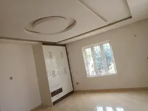 4bdrm Duplex in Idu Industrial for rent