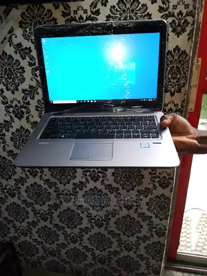 Laptop HP EliteBook 820 G3 8GB Intel Core i7 HDD 500GB