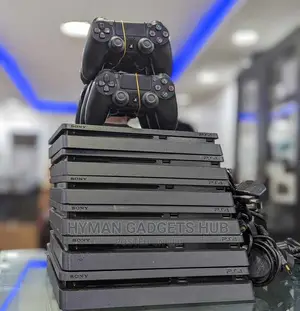 Very Neat Uk Used Ps4 Slim With Original Controller