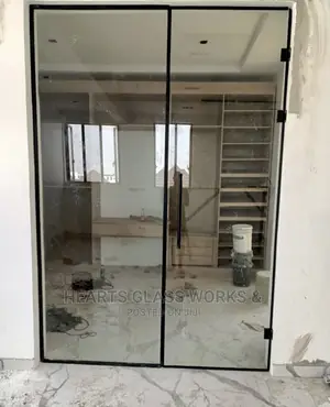 10mm Plain Glass Entrance Door With Black Accessories