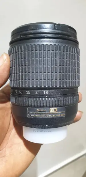 Nikon 18 - 135MM Lens