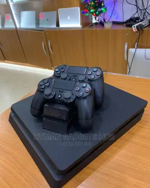 Uk Used Ps4 Slim With 2 Pads and 10+ Offline Games