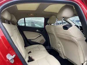 Mercedes-Benz GLA 250 2017 Red