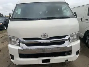 Toyota HiAce 2013 White
