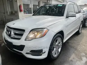 Mercedes-Benz GLK-Class Base GLK 350 4dr AWD 4MATIC (3.5L 6cyl 7A) 2015