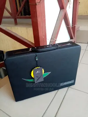 Bigg Leaves King Black Leather Briefcase