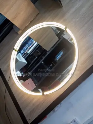 80cm LED Mirror With 3 Coloured Light
