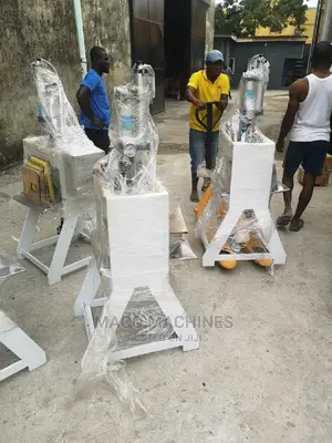Nylon Puncher With Cylinder and Blade Plate