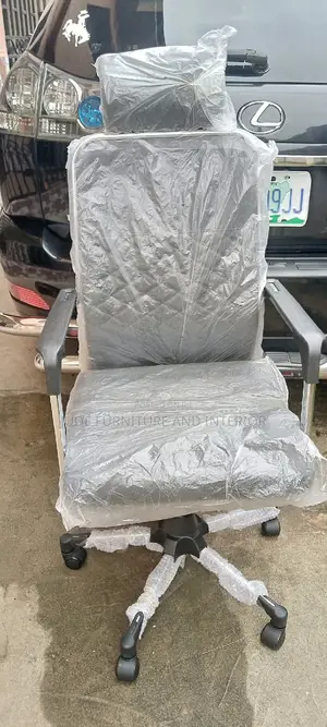 Executive Headrest Chair