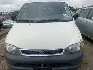 Toyota HiAce 2000 White