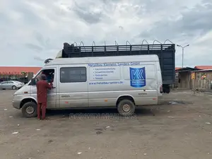 Van Hire and Truck for Logistics Service