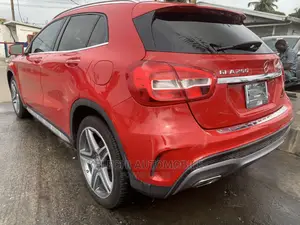 Mercedes-Benz GLA 250 2016 Red