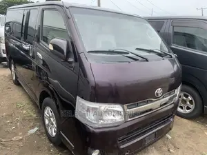 Toyota HiAce 2013