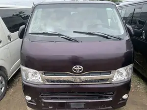 Toyota HiAce 2013