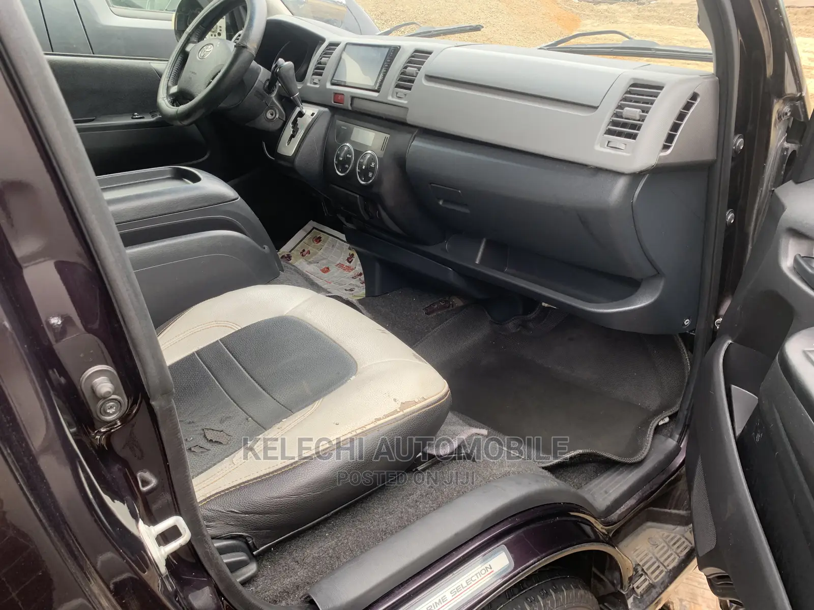 Toyota HiAce 2013