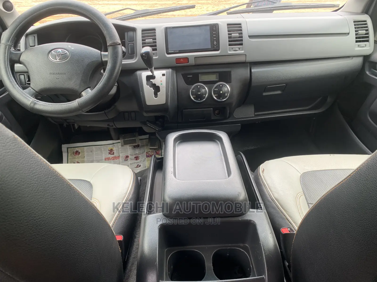 Toyota HiAce 2013