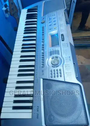 UK Used Yamaha PSR -290 Keyboard