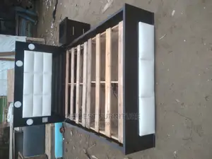 Quality 4.5by6 Upholstery Bed With Light