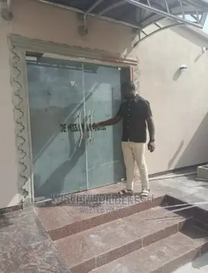 10mm Tampared Glass Door