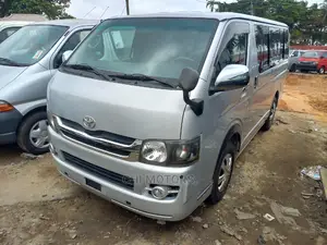 Toyota HiAce 2010 Silver