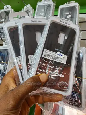 Samsung Galaxy S9 Plus Silicone Cover Case